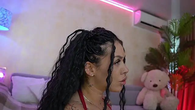 LaylaCruzRose webcam