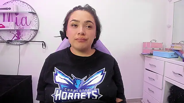 mia_johns_ webcam