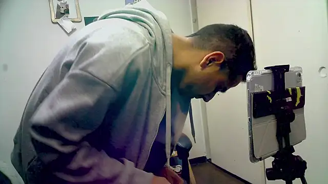 YoungStallionXL webcam