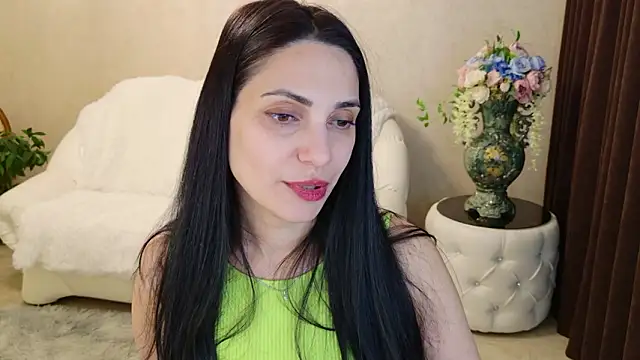 LovelyBeatrice webcam