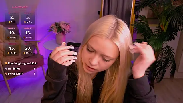 Millie_Vanillies webcam