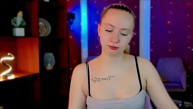 mila_glow1 webcam