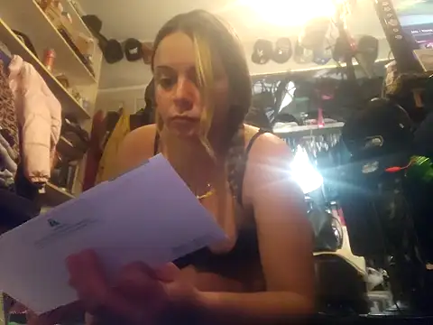 shysluutgia - ShysluutGia's free webcam