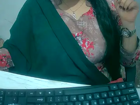 Cute_Aliyaa webcam