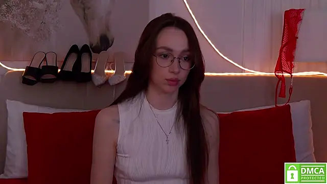 emily_simon - Emily_Simon's free webcam - UK Sex Cams