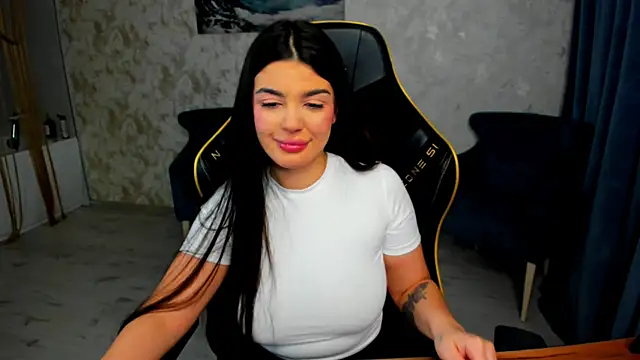 AlluringAriel webcam