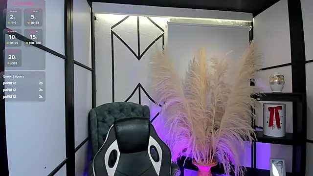 NahomiRichards_ webcam