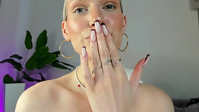 Ice_Strawberry webcam