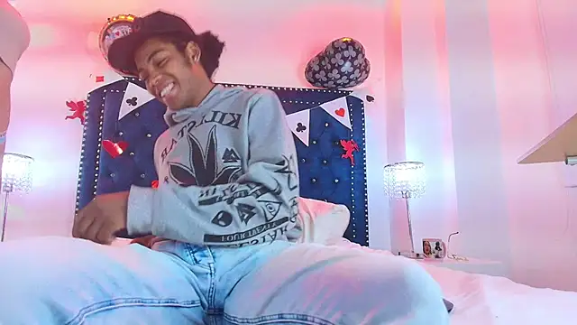 Cristal_and_luke webcam