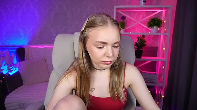 emilysunshines - EmilySunshineS's free webcam