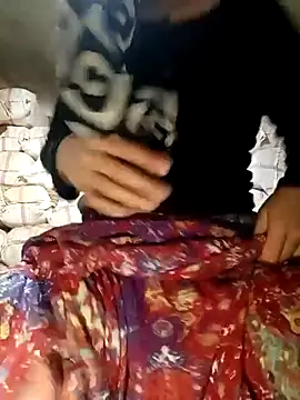 Melekyaraksever2545 webcam