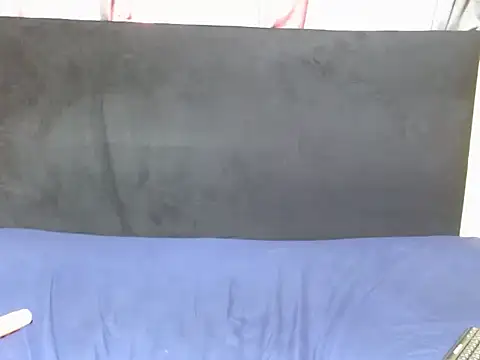 JuicyWetPussy19 webcam