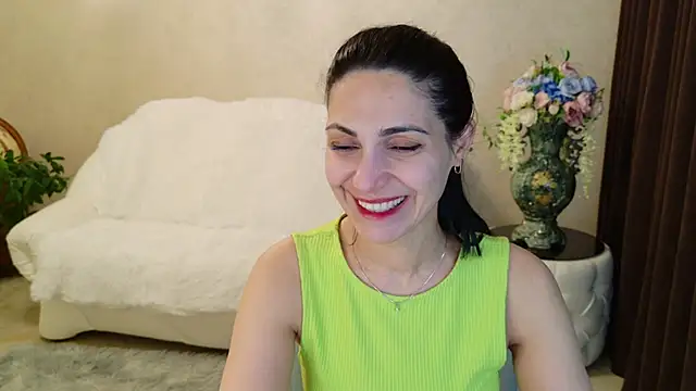 LovelyBeatrice webcam