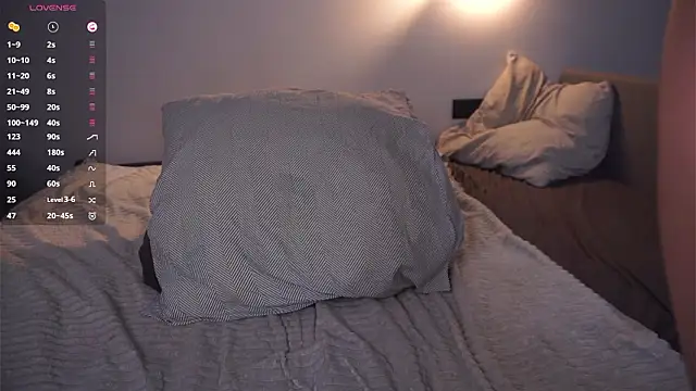 EleanoreMonts webcam