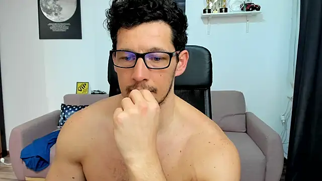 BrutusK08 live sex cam