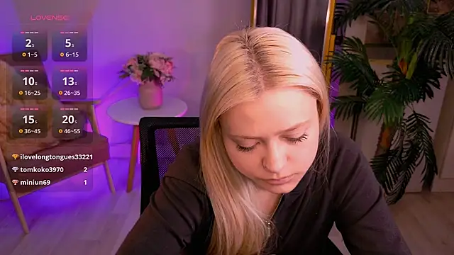 Millie_Vanillies webcam