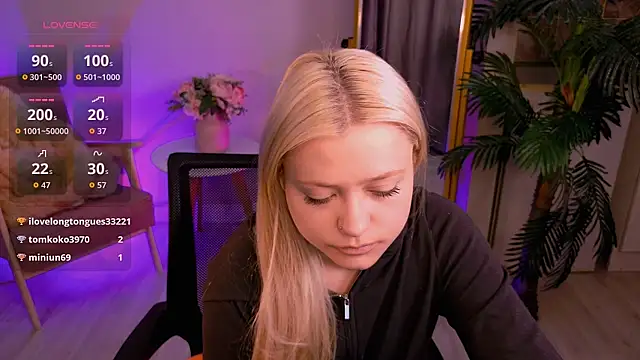 Millie_Vanillies webcam