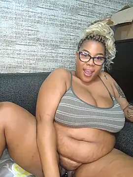 Webcam Model (ExclusiveLeexx)  is live.Free join now!