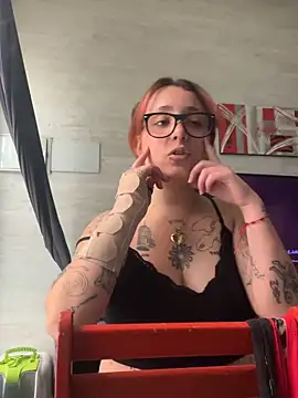 Webcam Model (Hawitxui)  is live.Free join now!