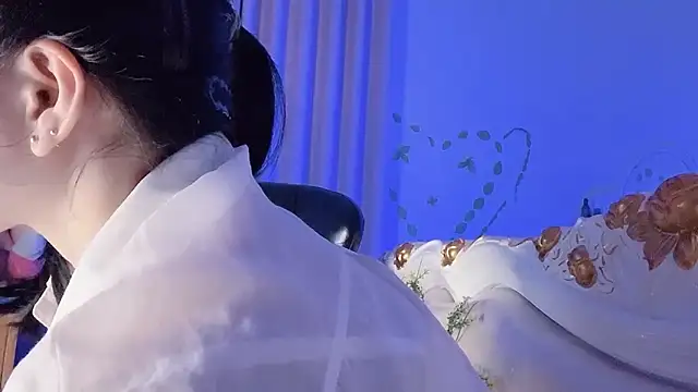 Hi alls, welcome to my room <3 I am new  moe, please be nice