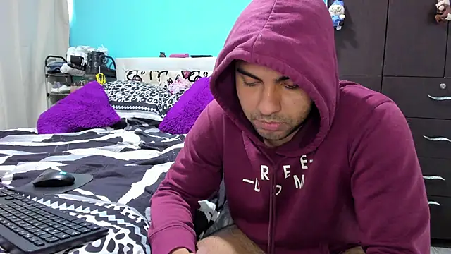 LazyandSniffer28 webcam