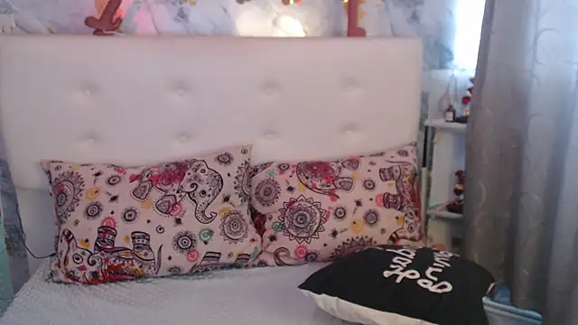 Nicolelewllss webcam