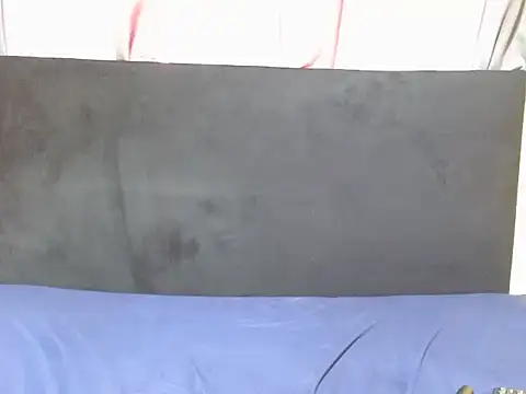 JuicyWetPussy19 webcam