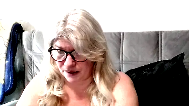 diana_49 - Diana_49's free webcam - UK Sex Cams