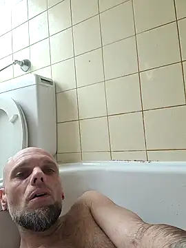 ladyshaker82 (Ask my age) - See me cum all over