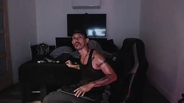 inc25cb@xh live sex cam