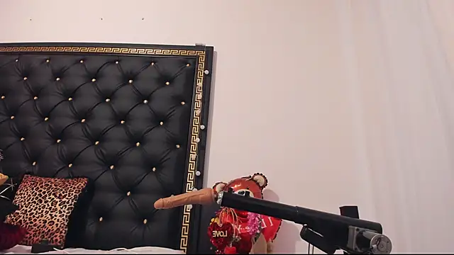 PreciousAillyn webcam