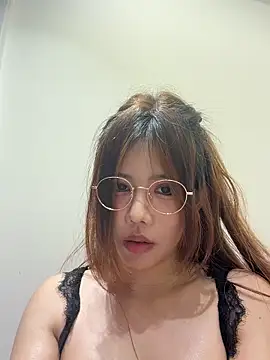 美女Selenaaaaa-在线直播