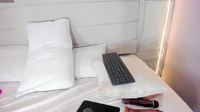 lunakarther - LunaKarther's free webcam - UK Sex Cams