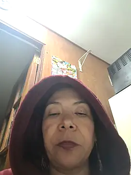 Scarlet_curly8a webcam