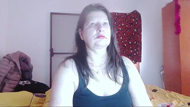 ExtasyMature live sex cam