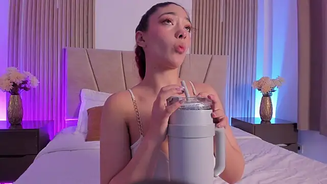 Victoria_Beaumont webcam