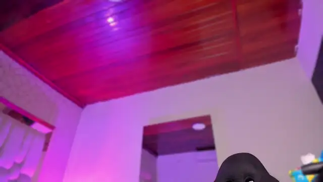 Emmily_Savage webcam