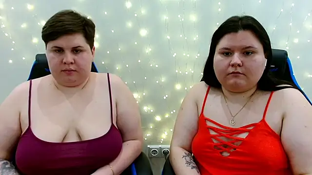 BeckyAndHellen webcam