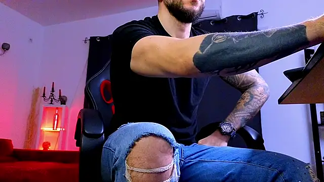 MightyAaron66 webcam