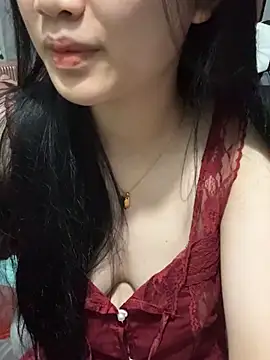 LylyPink68 webcam