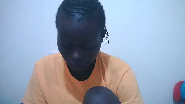 ebony_curvedass webcam