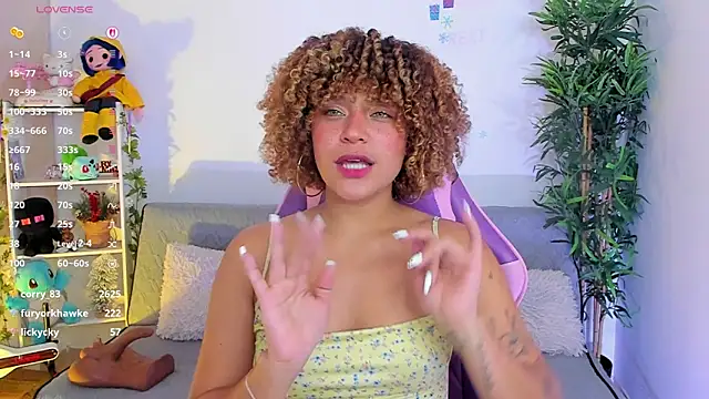 natty_romanof_18 webcam