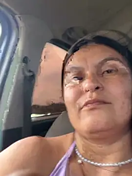 Horny-Mommy-Dirty webcam