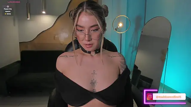 MaddisonCollins webcam
