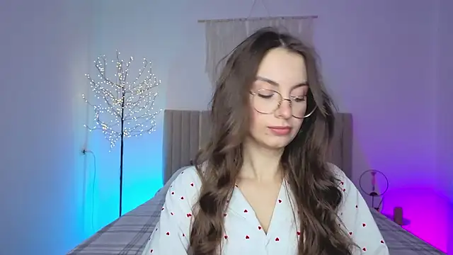 real_cutie1 - Real_cutie1's free webcam - UK Sex Cams