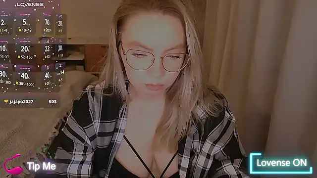 PolinaXXXXJones webcam