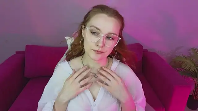 Ginger_Kristin webcam