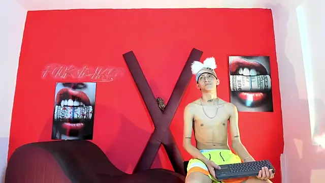 BOYS_PLAY webcam