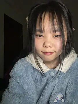 Emely-lysea live sex cam