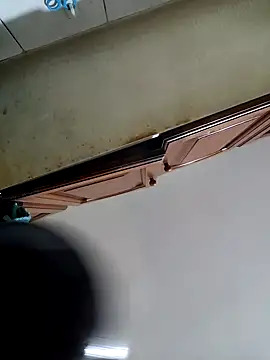 Scarlet_curly8a webcam